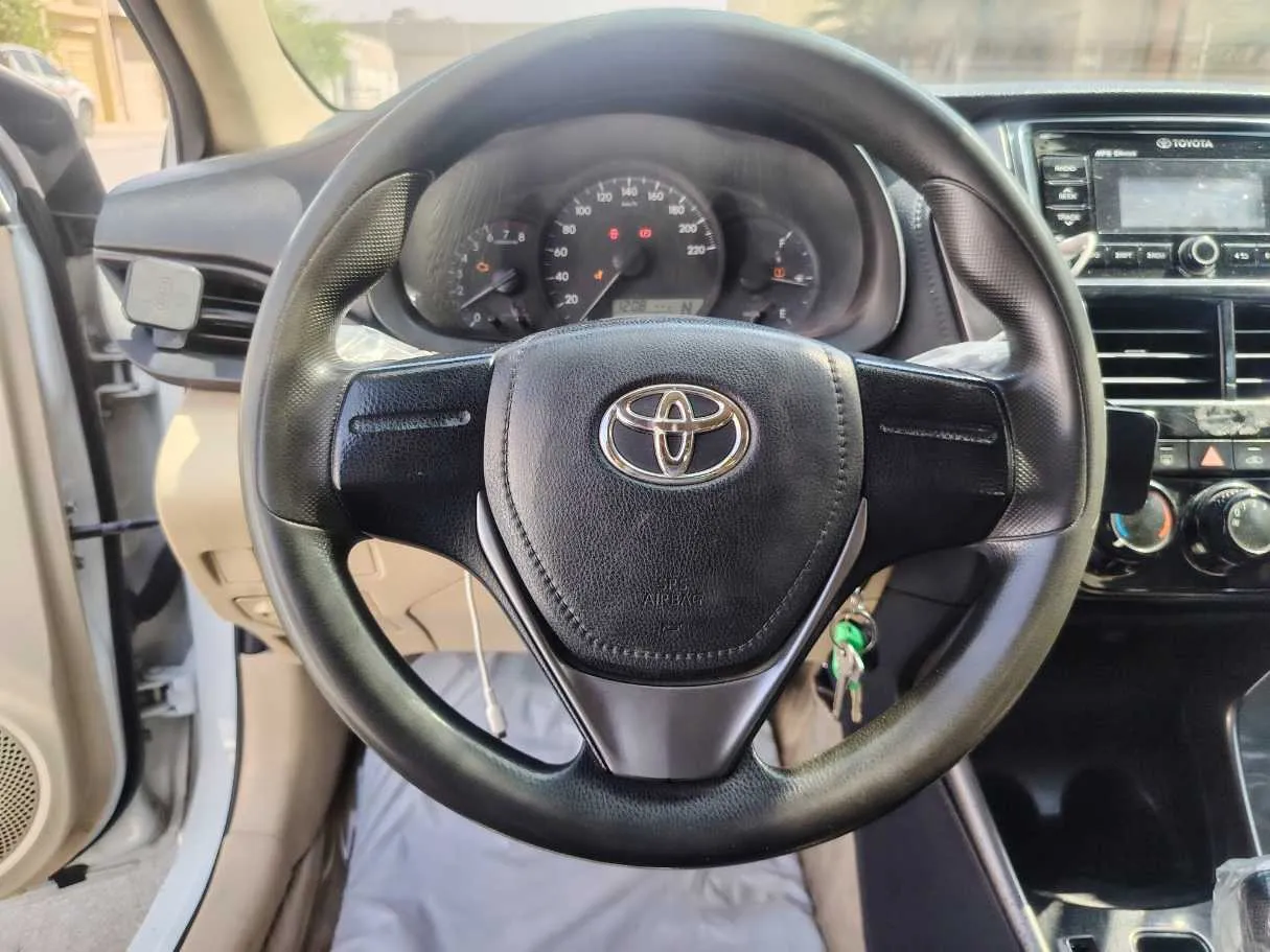 Car image 23