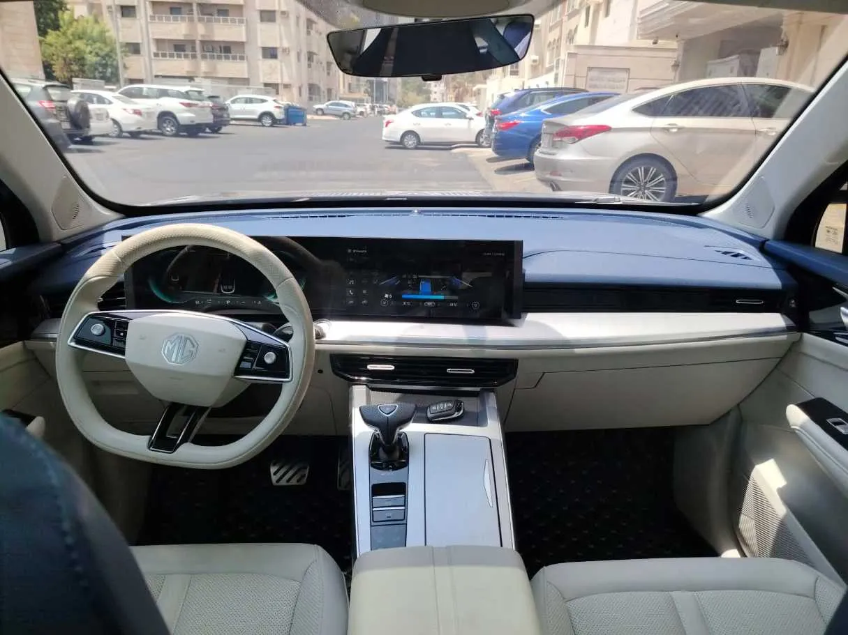 Car image 21