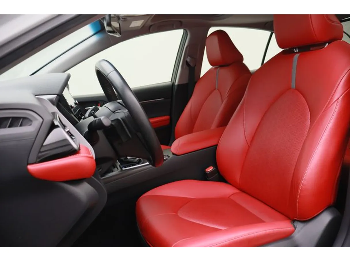 Car image 8