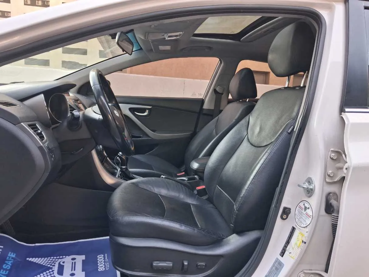Car image 12