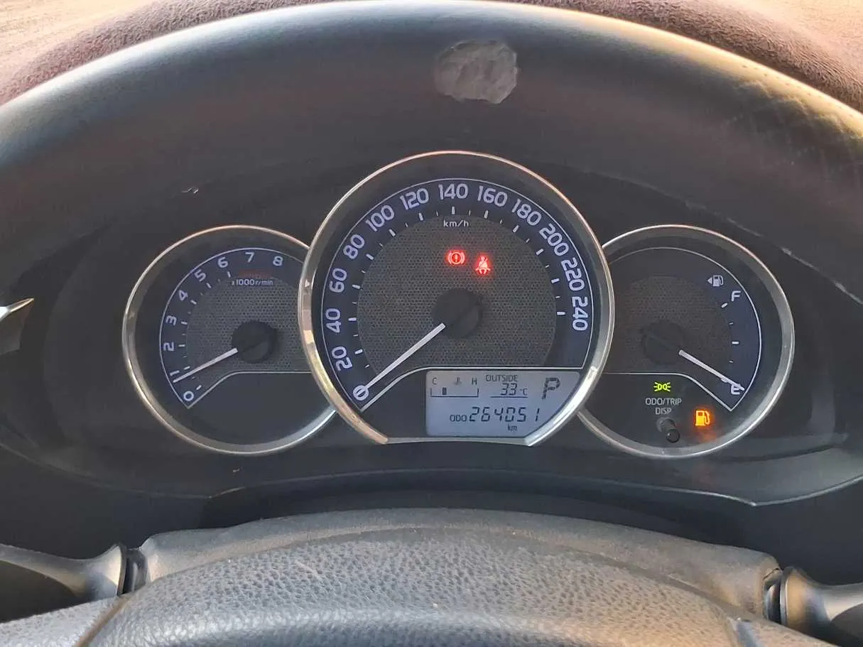 Car image 18