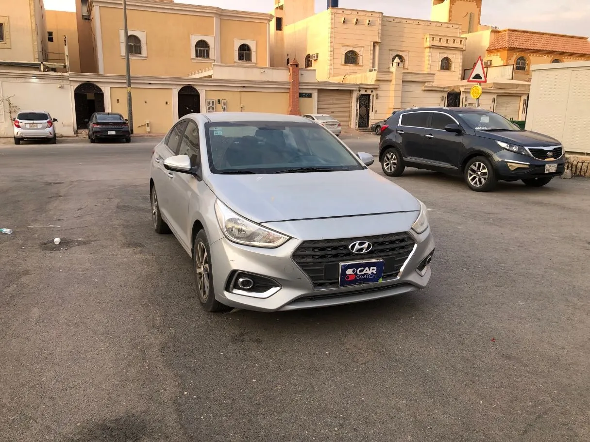 Car image 3