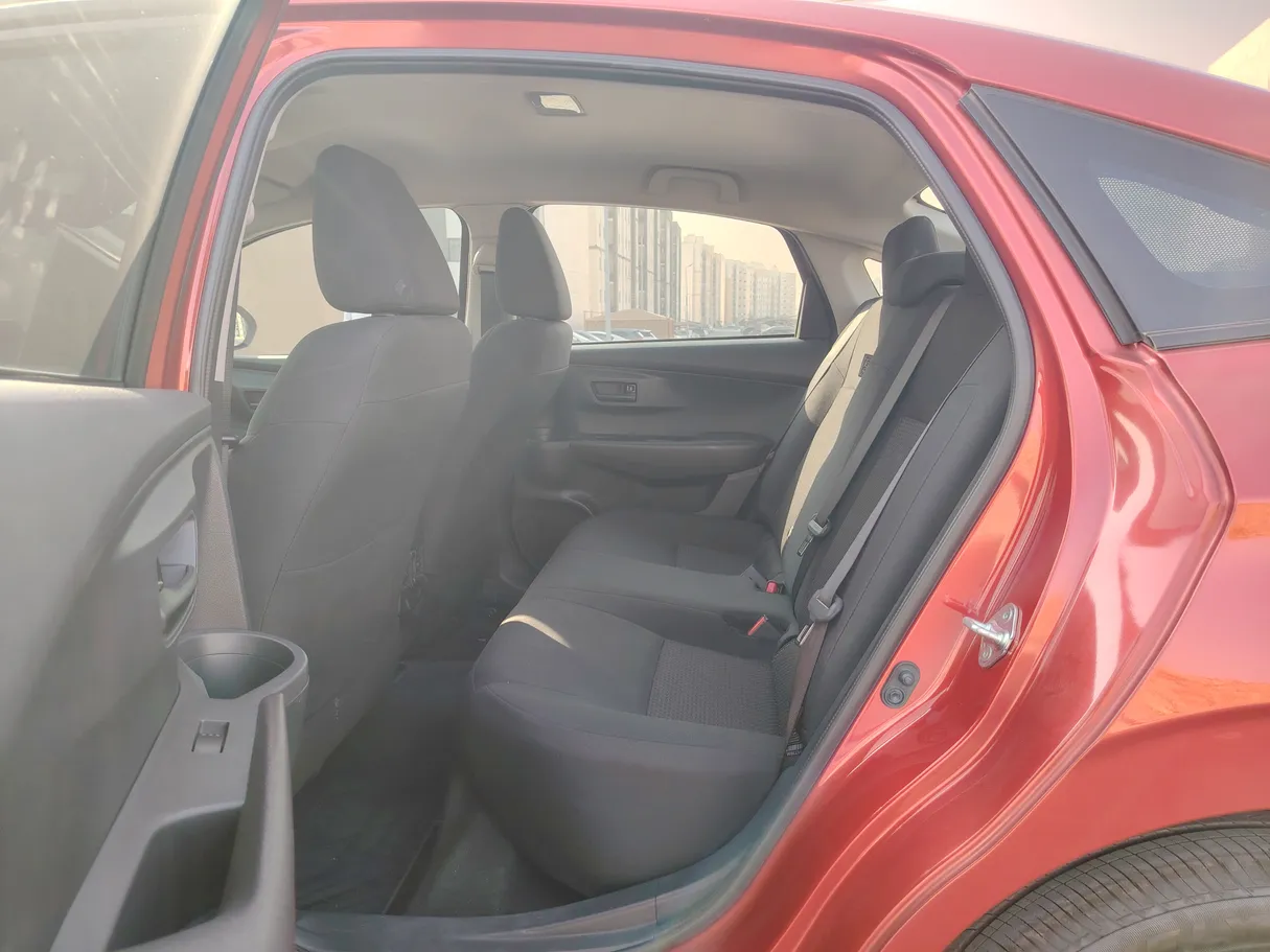 Car image 15