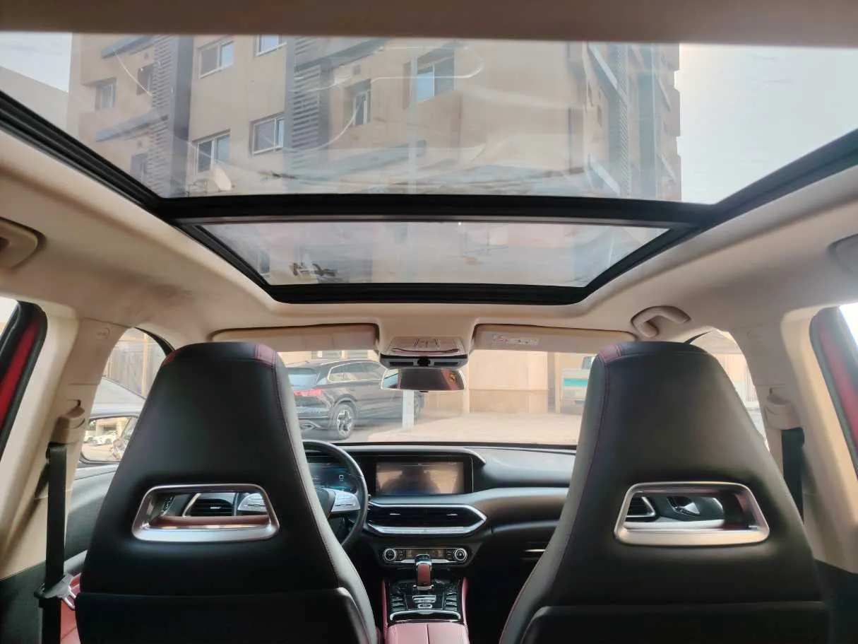 Car image 18