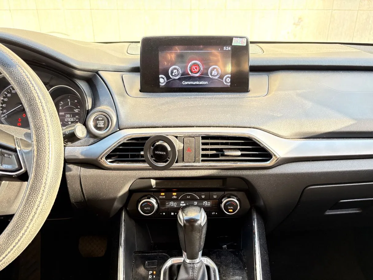 Car image 19
