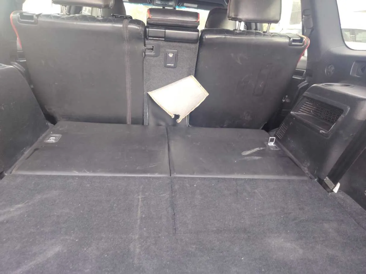 Car image 35
