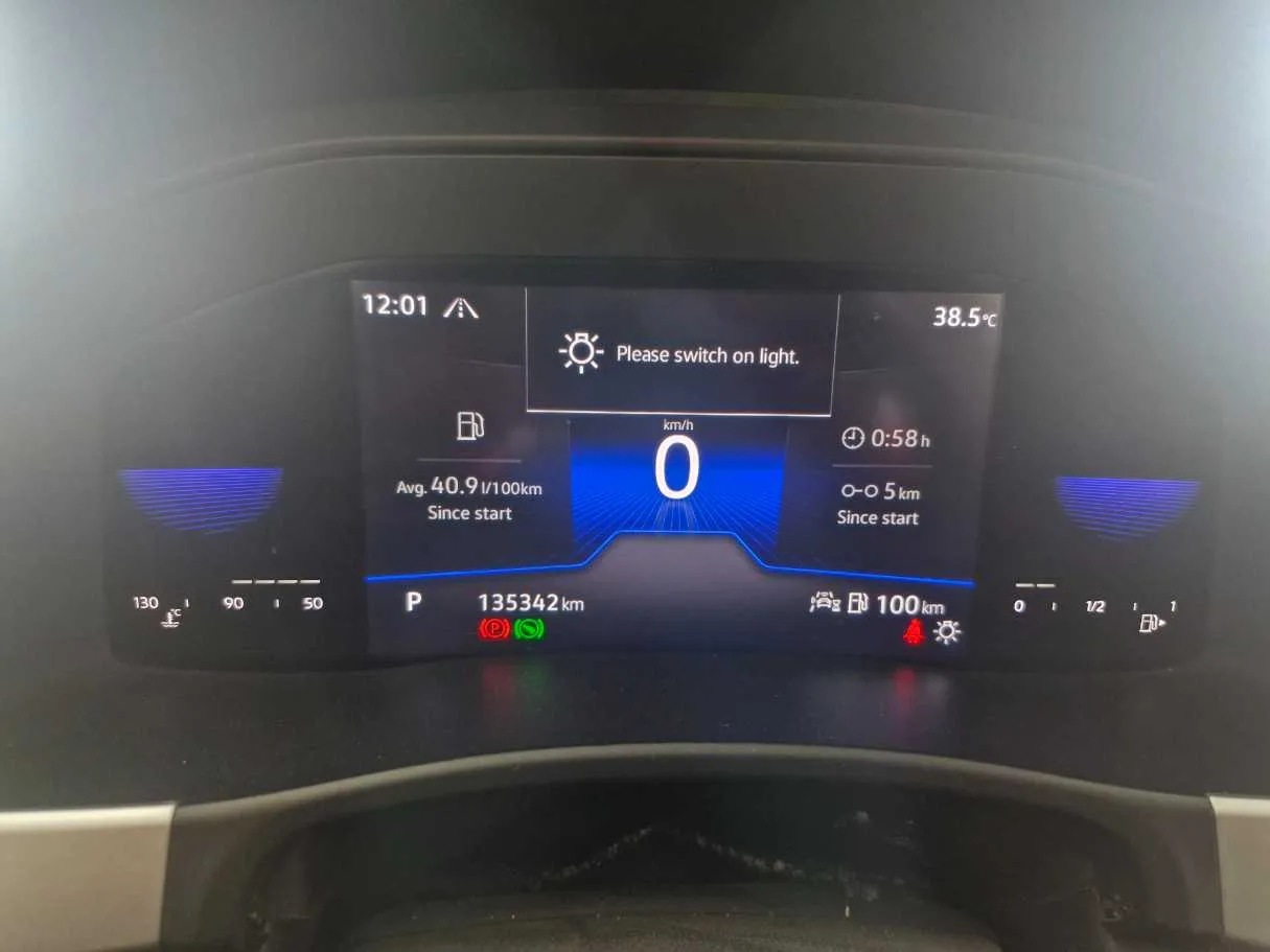 Car image 11