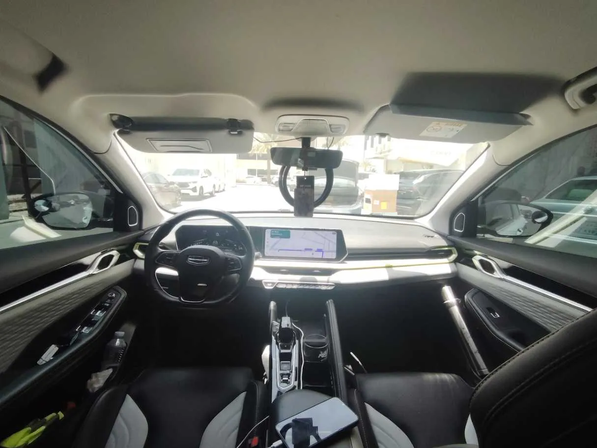Car image 17