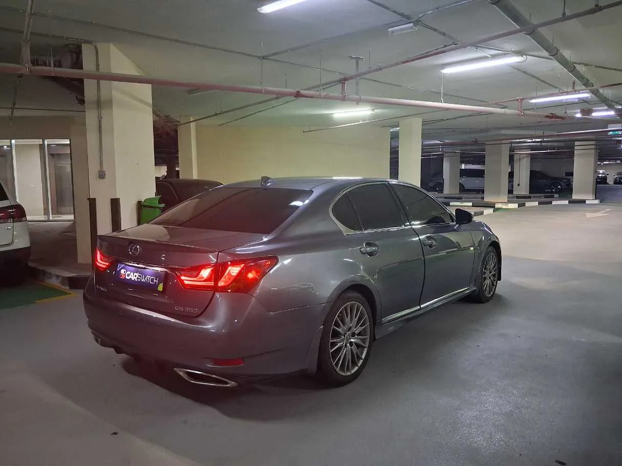 Car image 5