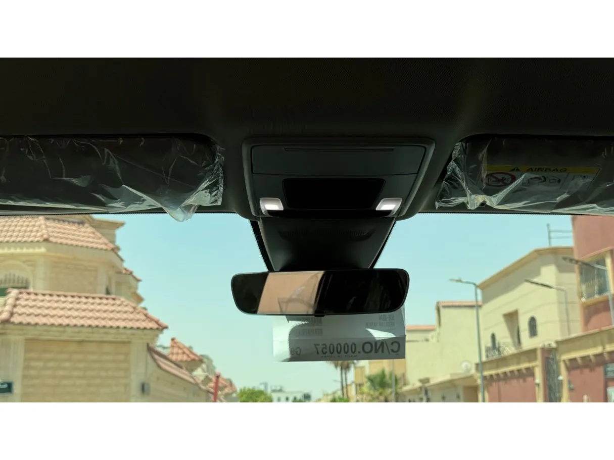 Car image 26
