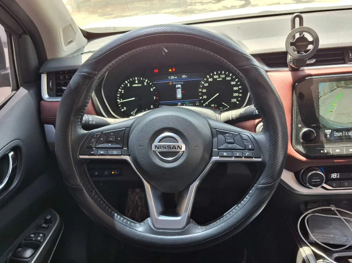 Car image 17