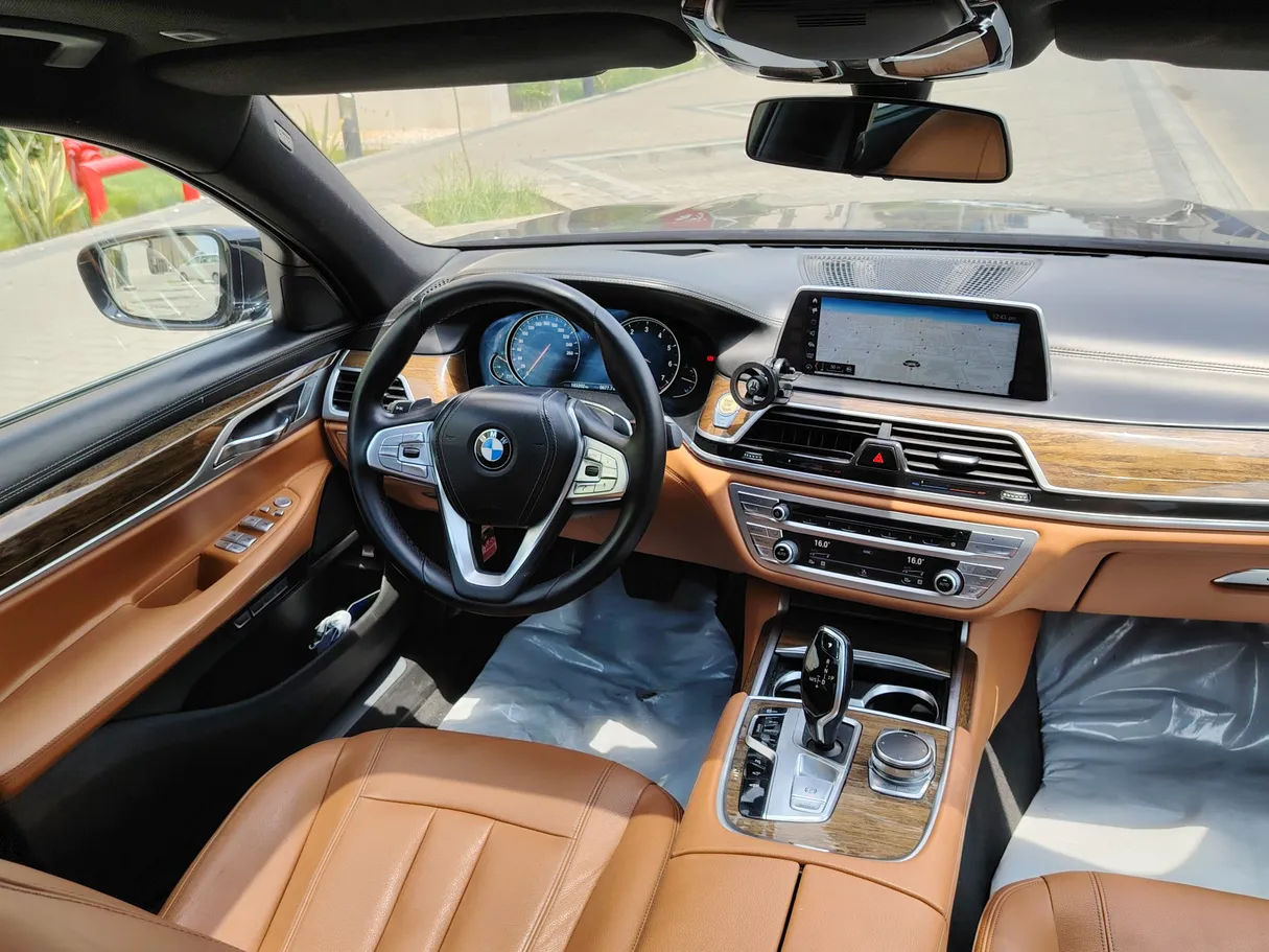 Car image 24