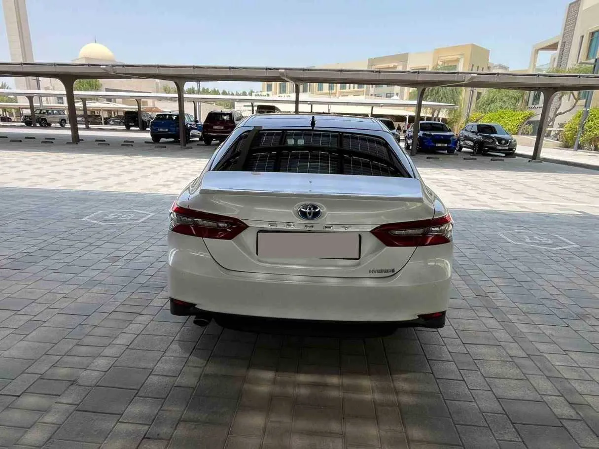 Car image 5