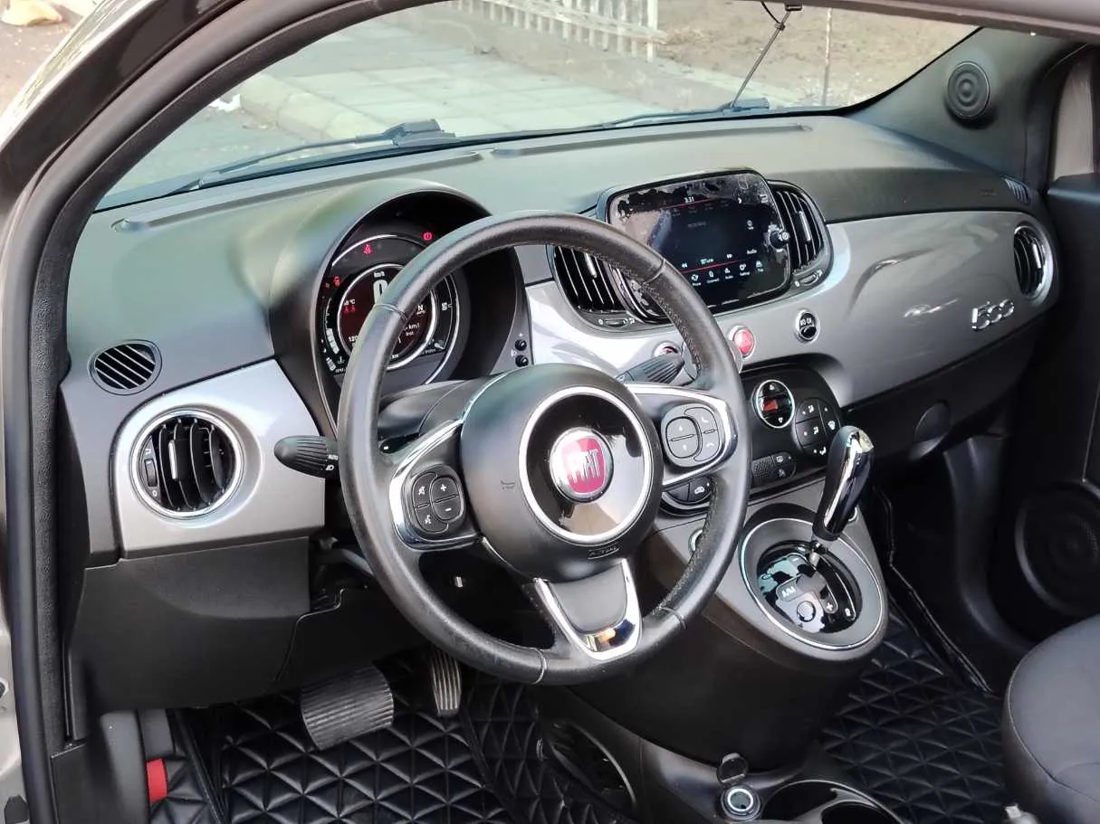 Car image 16