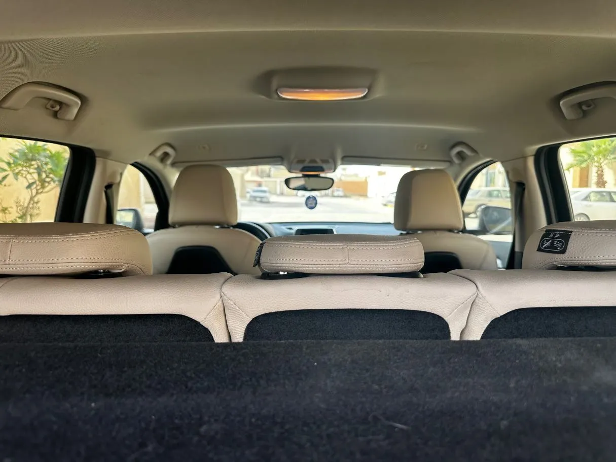 Car image 25