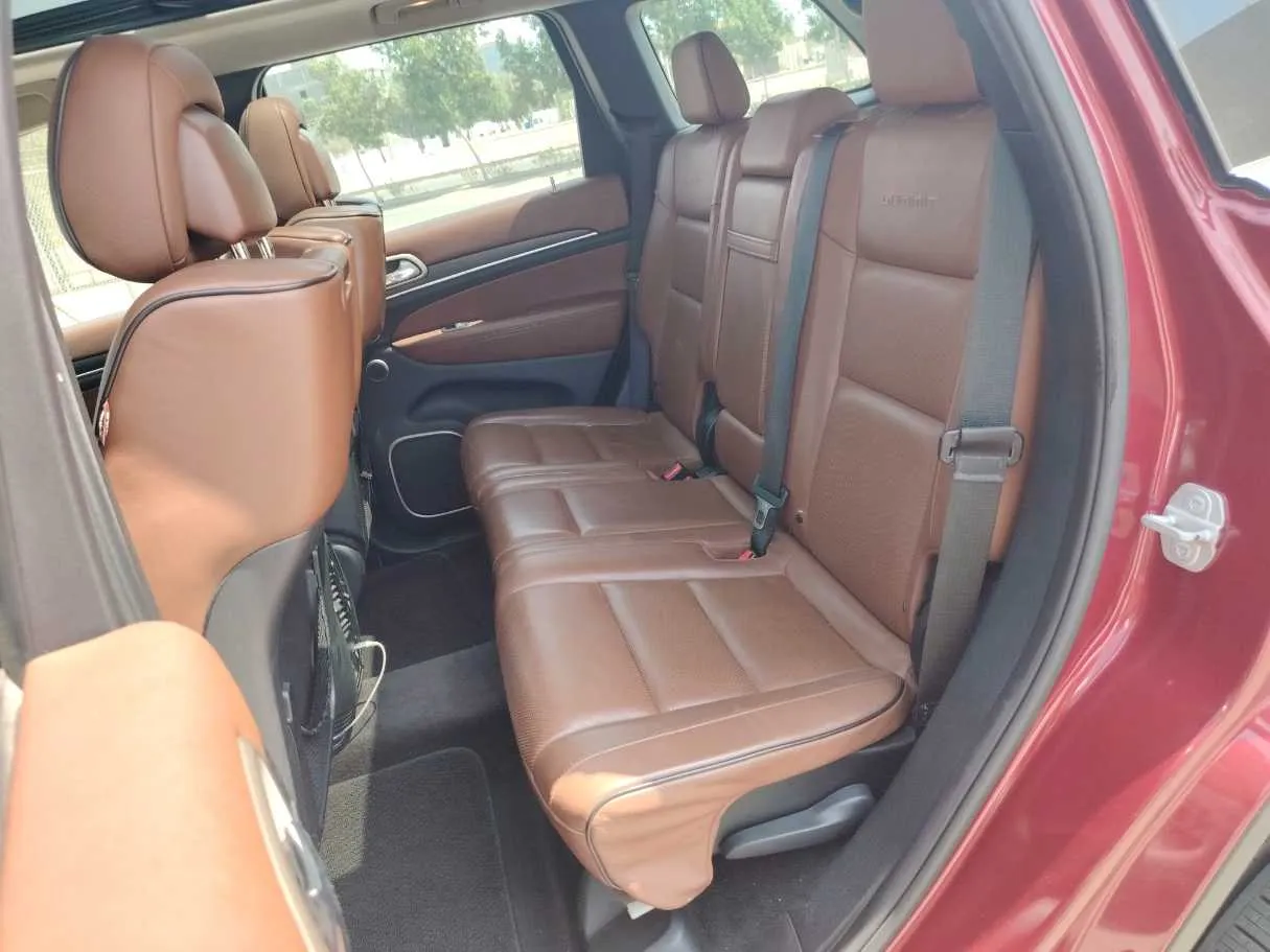 Car image 16