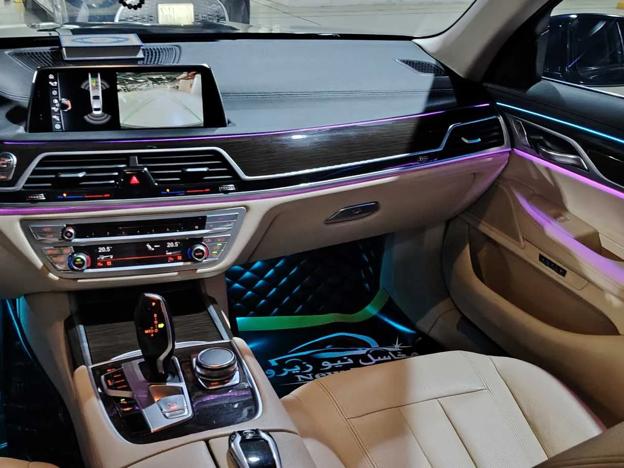 Car image 32