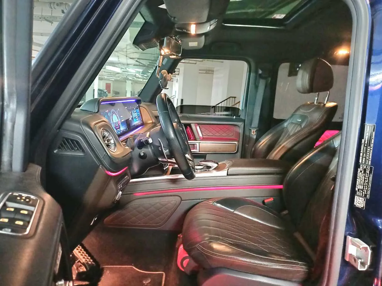 Car image 11