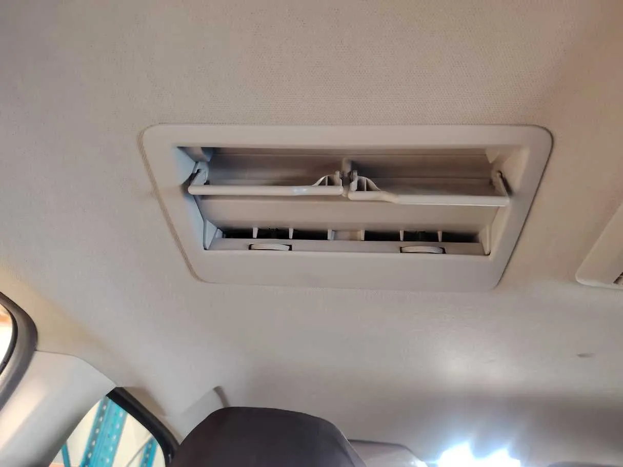 Car image 27