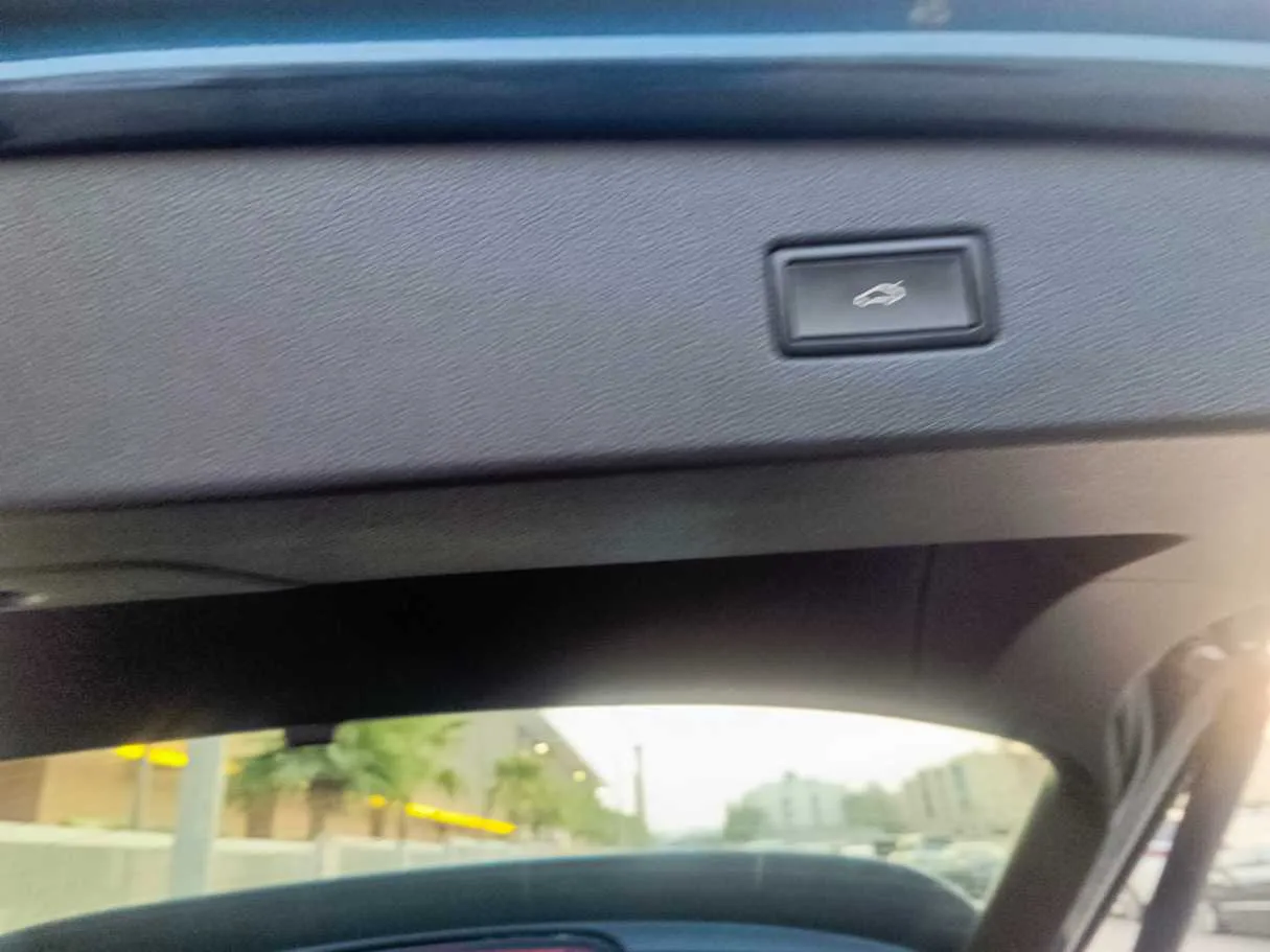 Car image 36