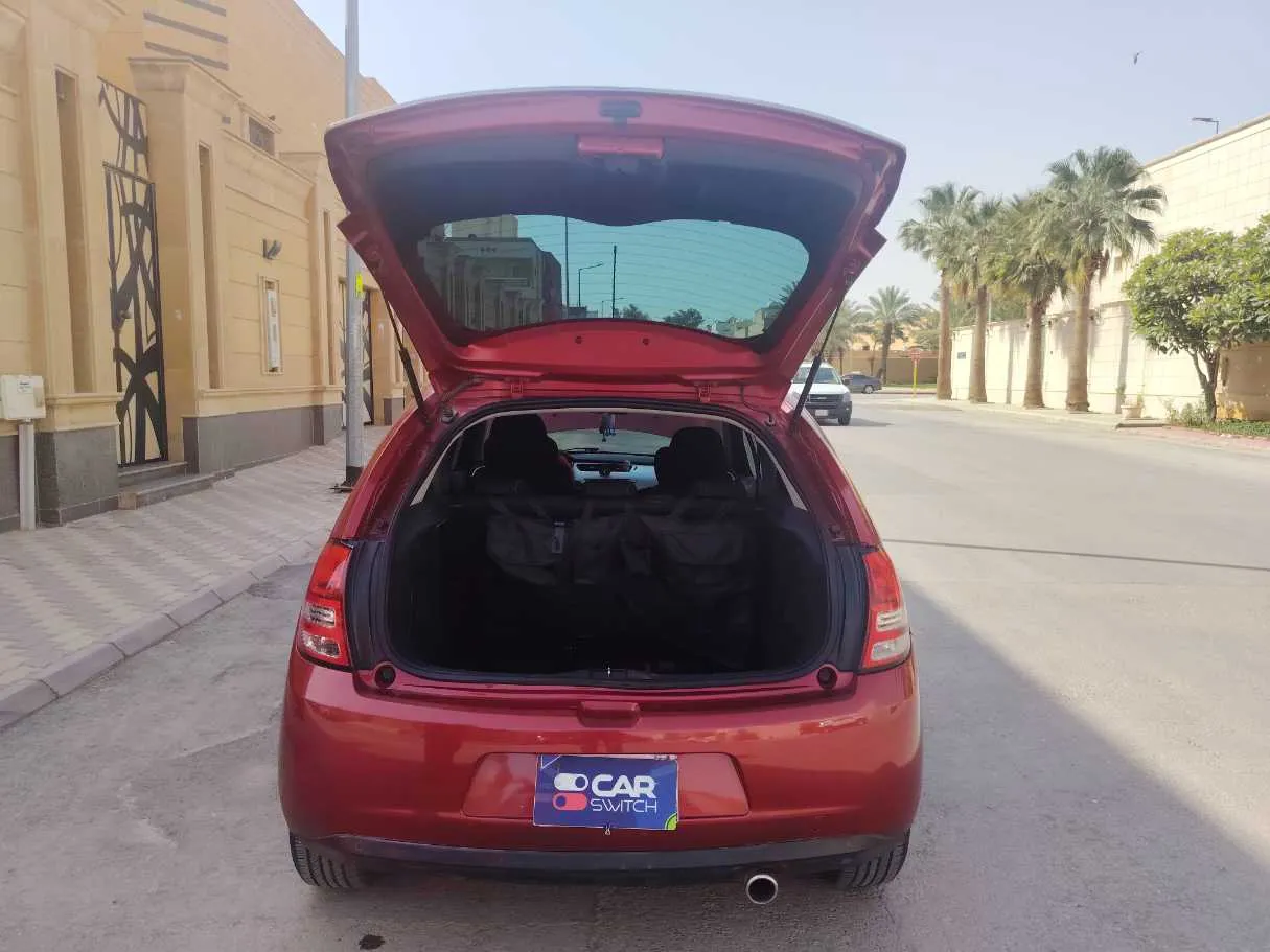 Car image 23