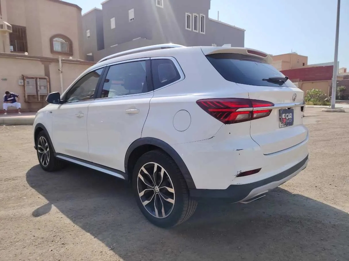 Car image 7