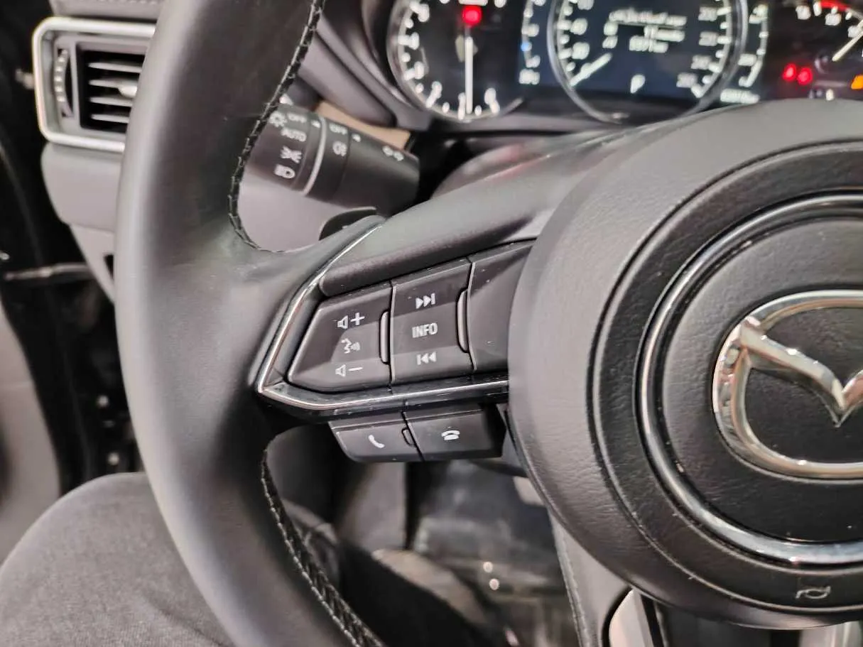 Car image 34