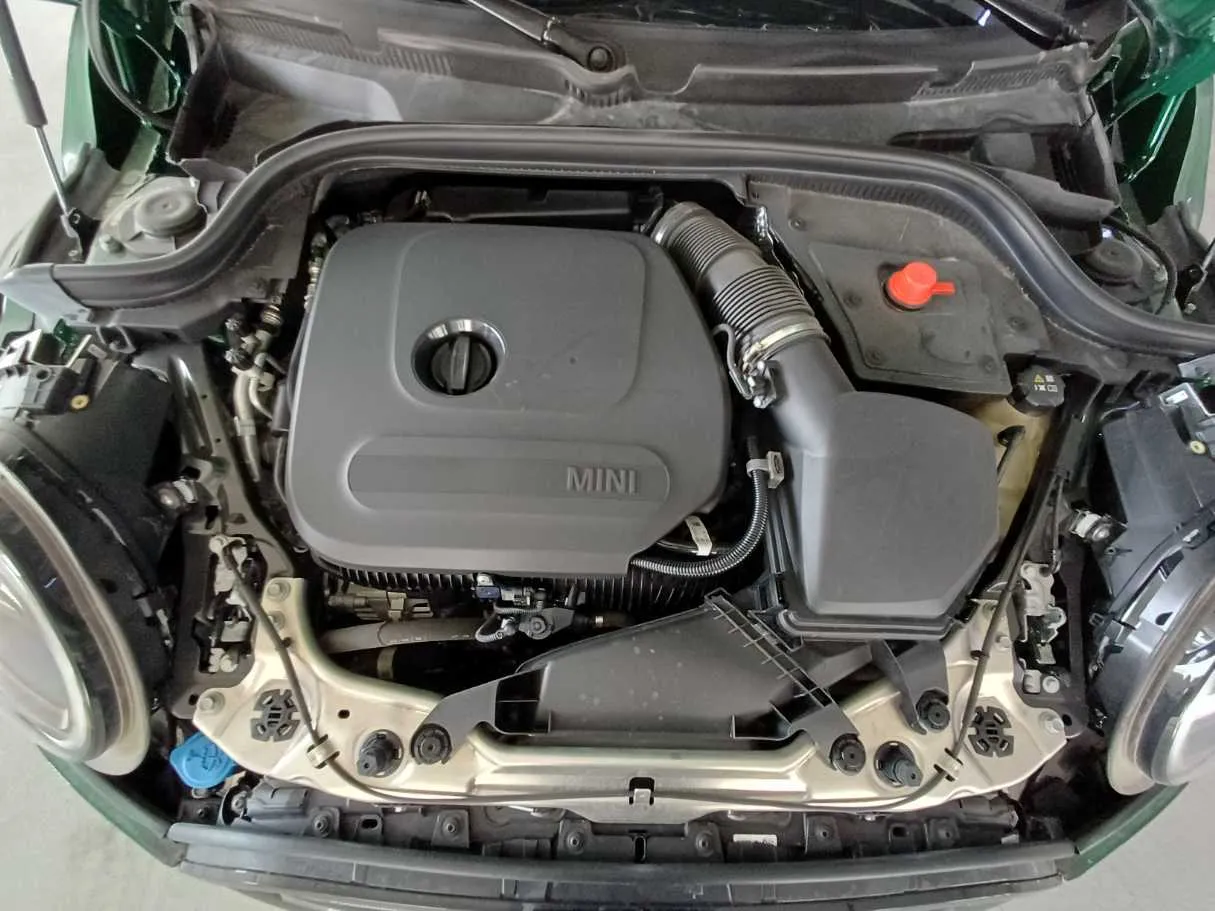 Car image 21