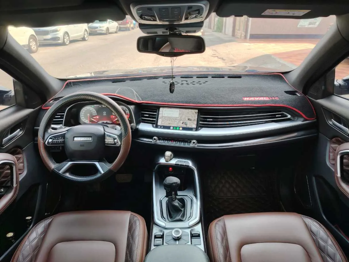 Car image 18