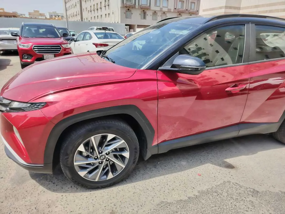 Car image 9
