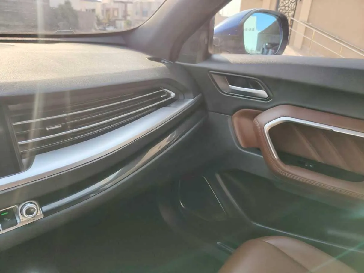 Car image 34
