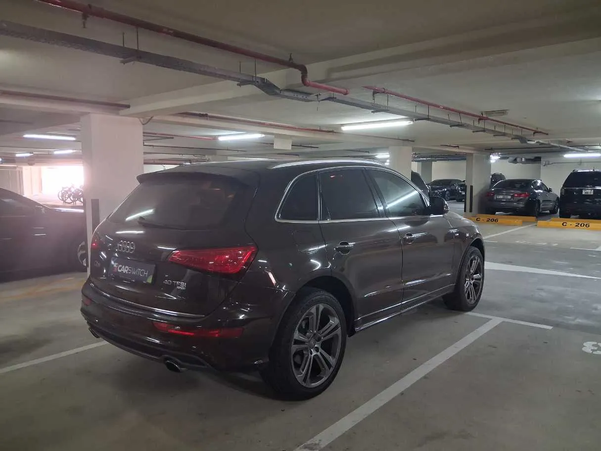 Car image 5