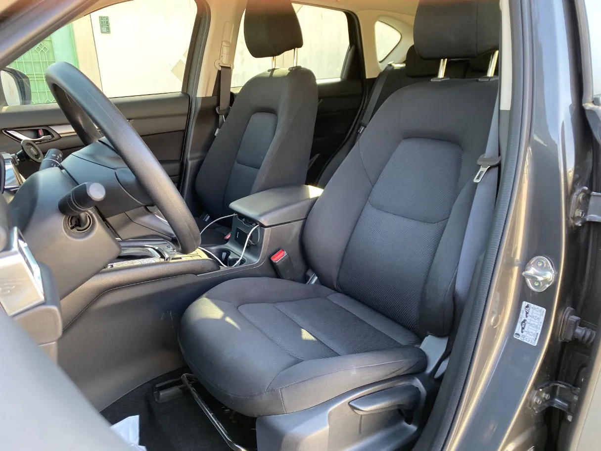 Car image 11