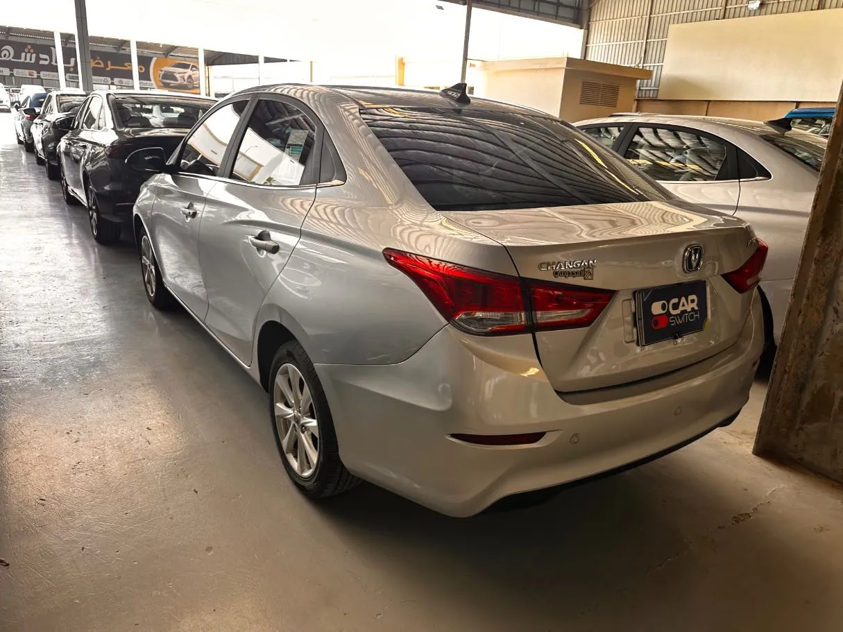 Car image 7