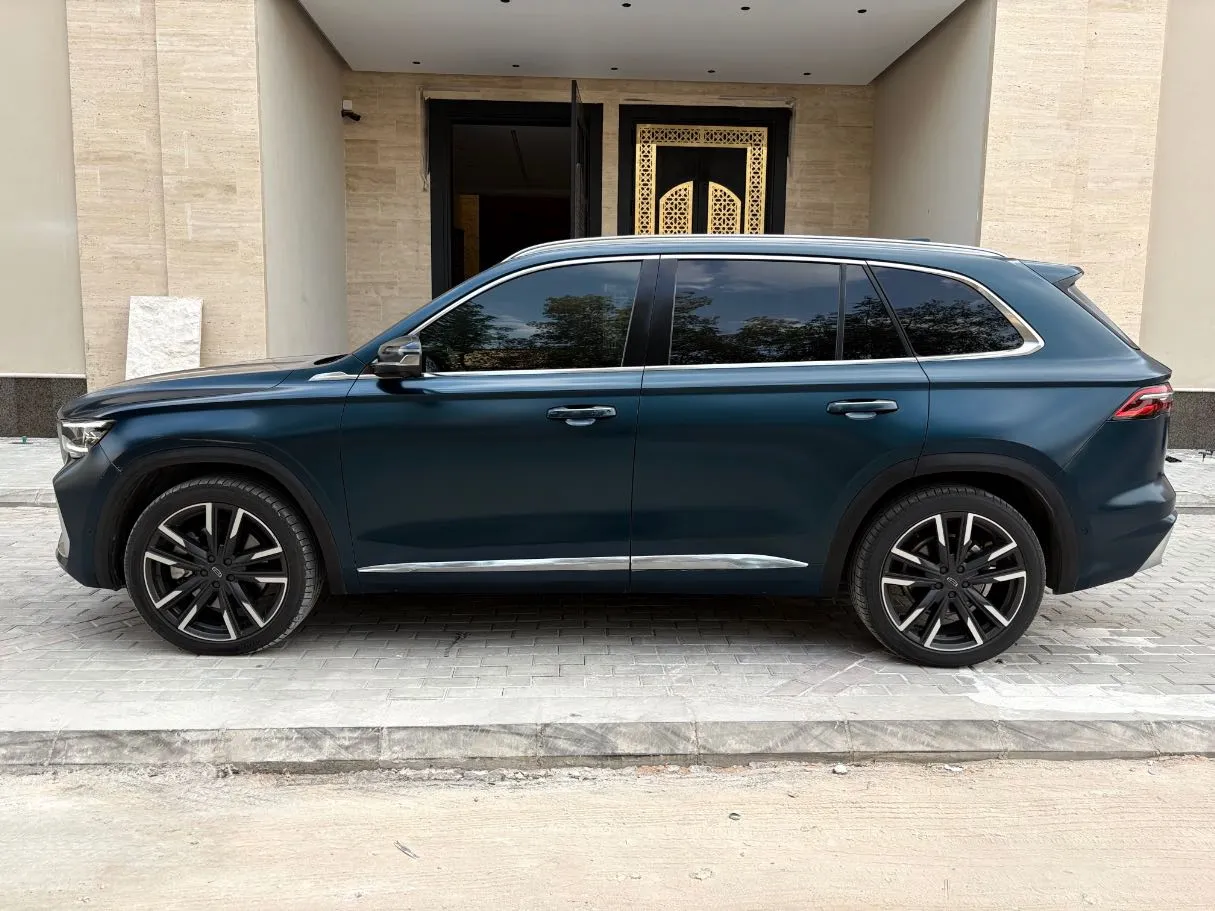 Car image 8