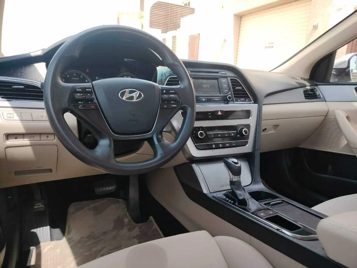 Car image 29