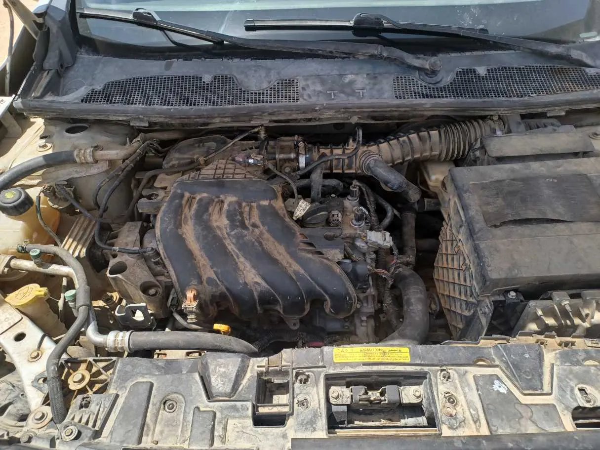 Car image 19