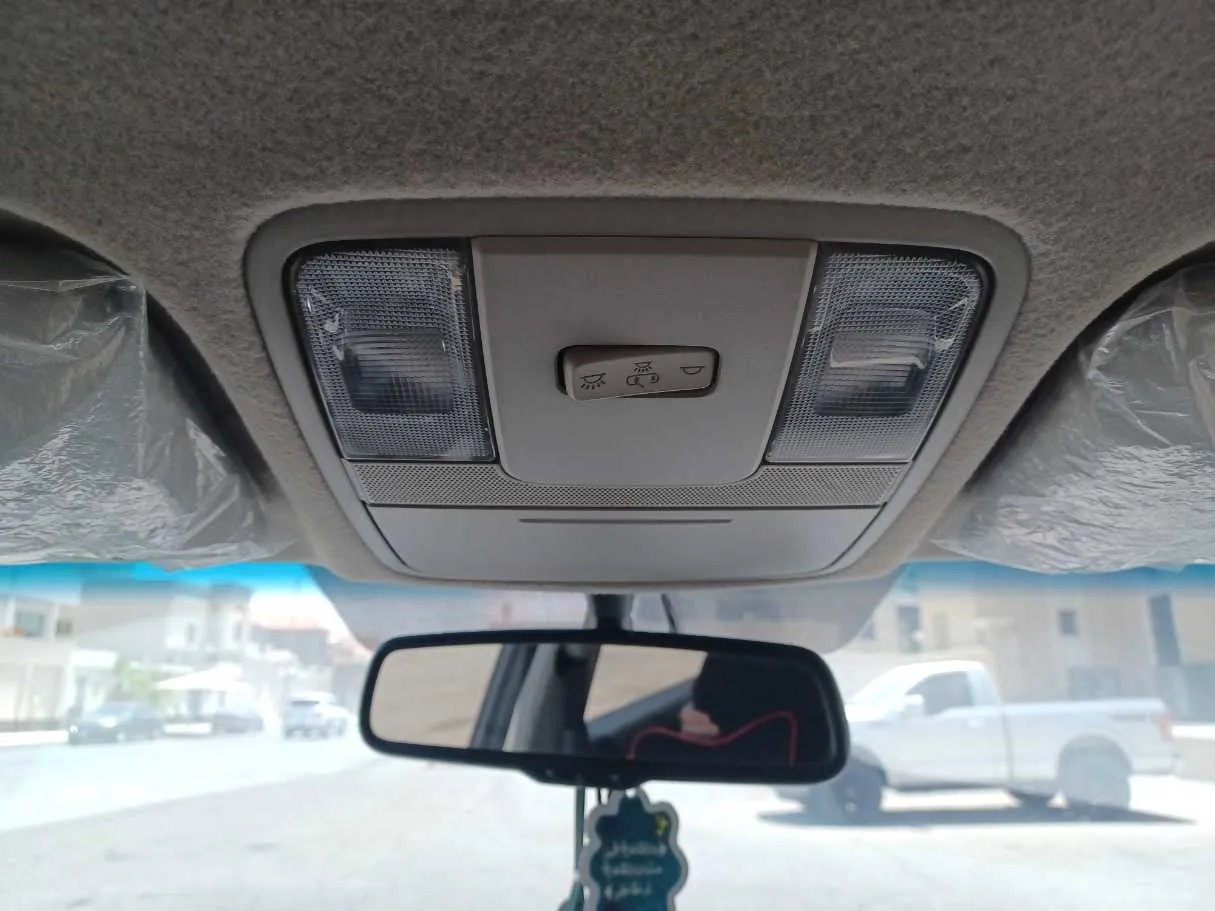 Car image 22