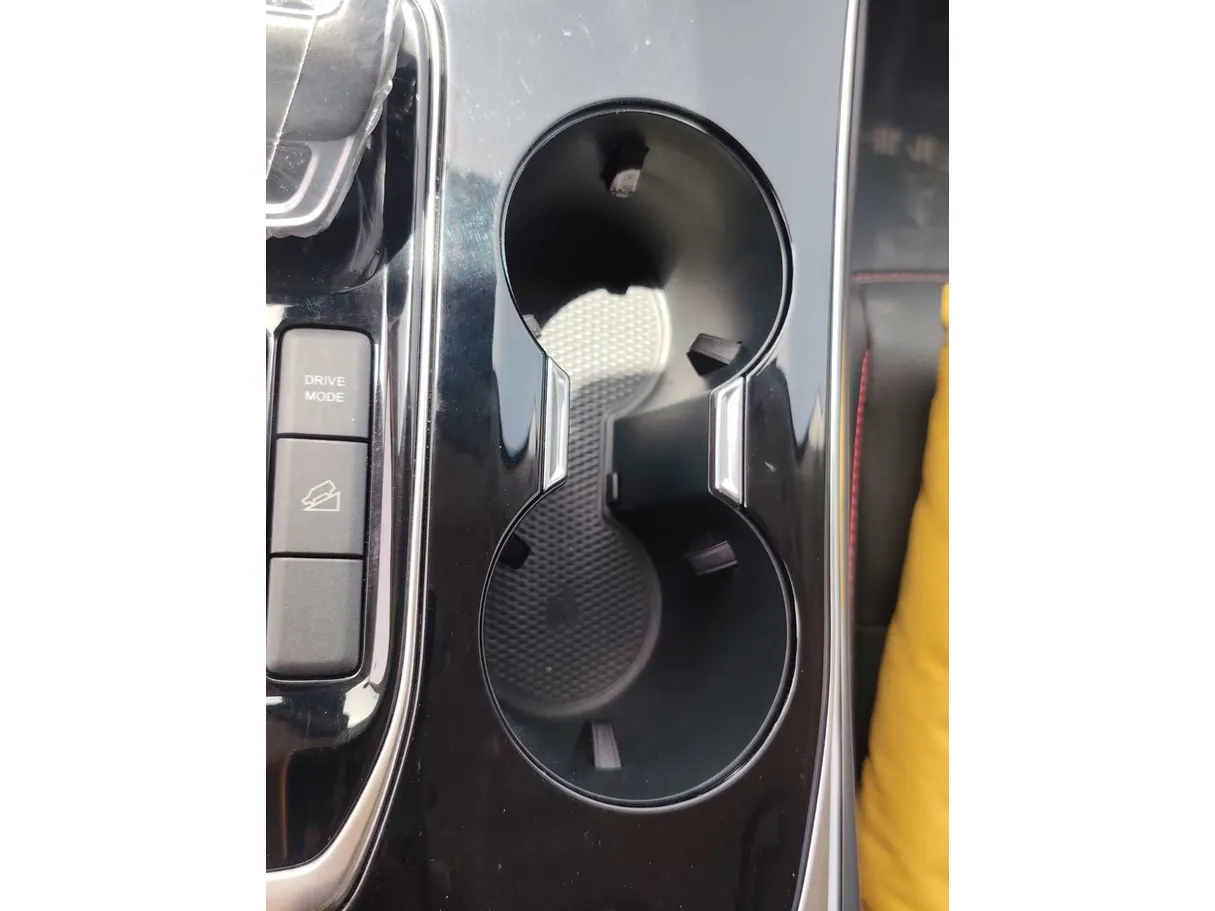 Car image 28