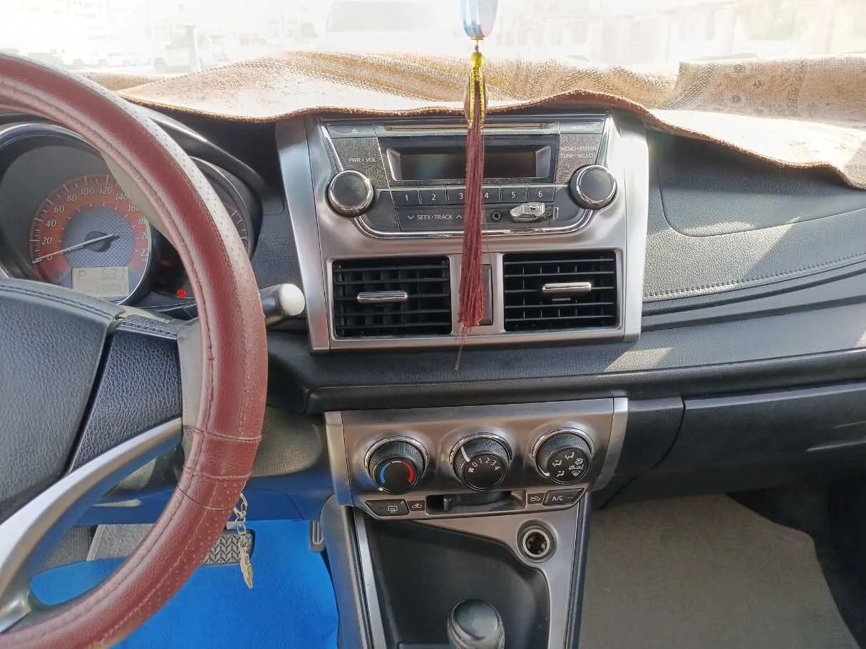 Car image 16