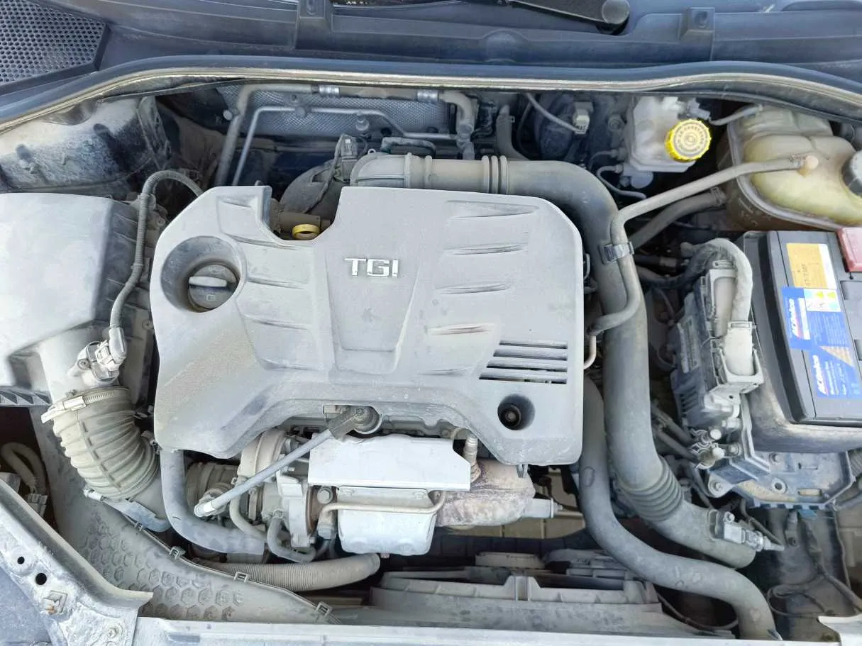 Car image 36