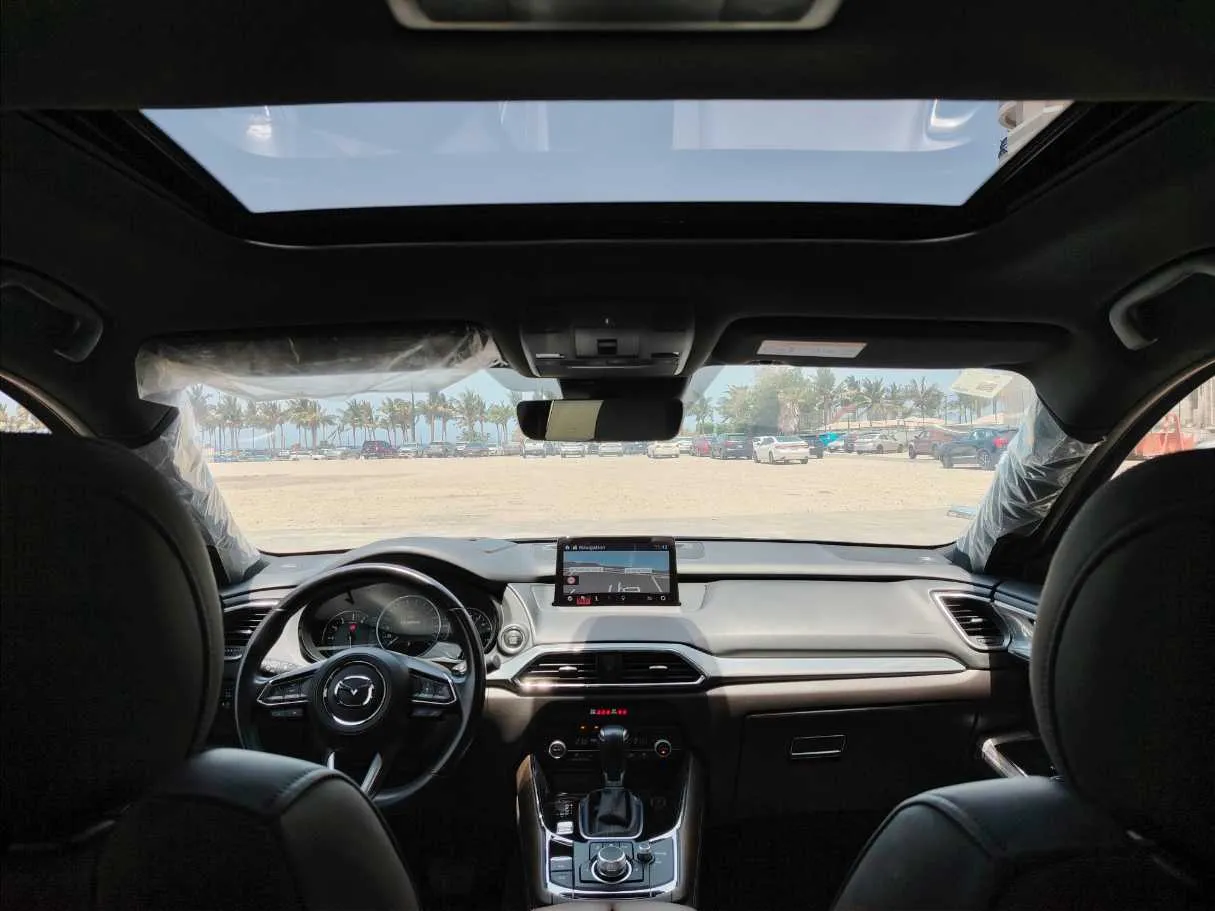 Car image 19