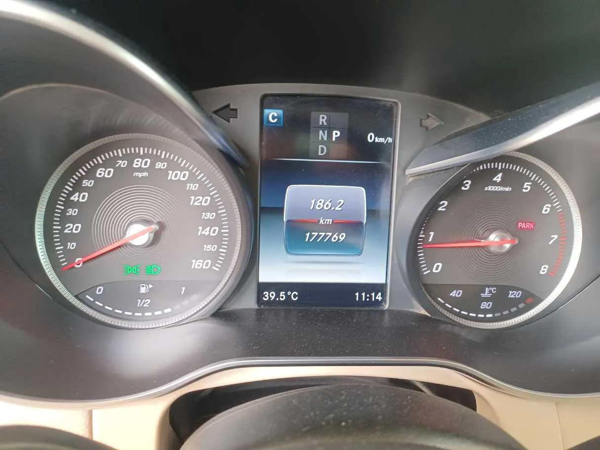 Car image 20