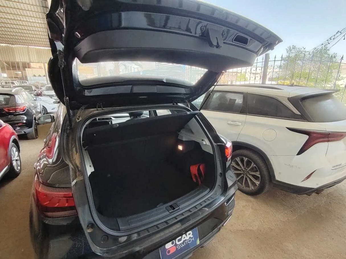 Car image 34