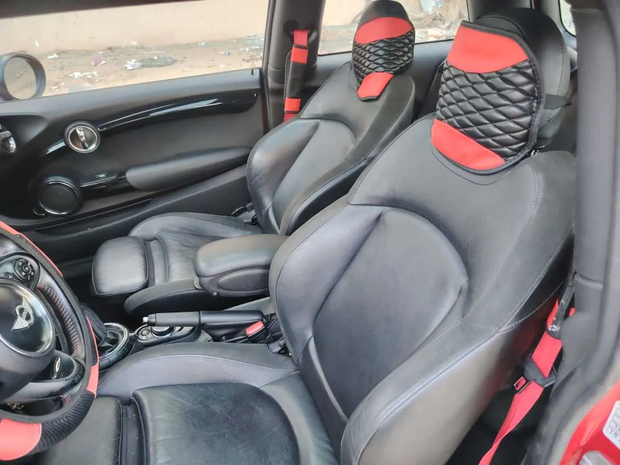 Car image 15