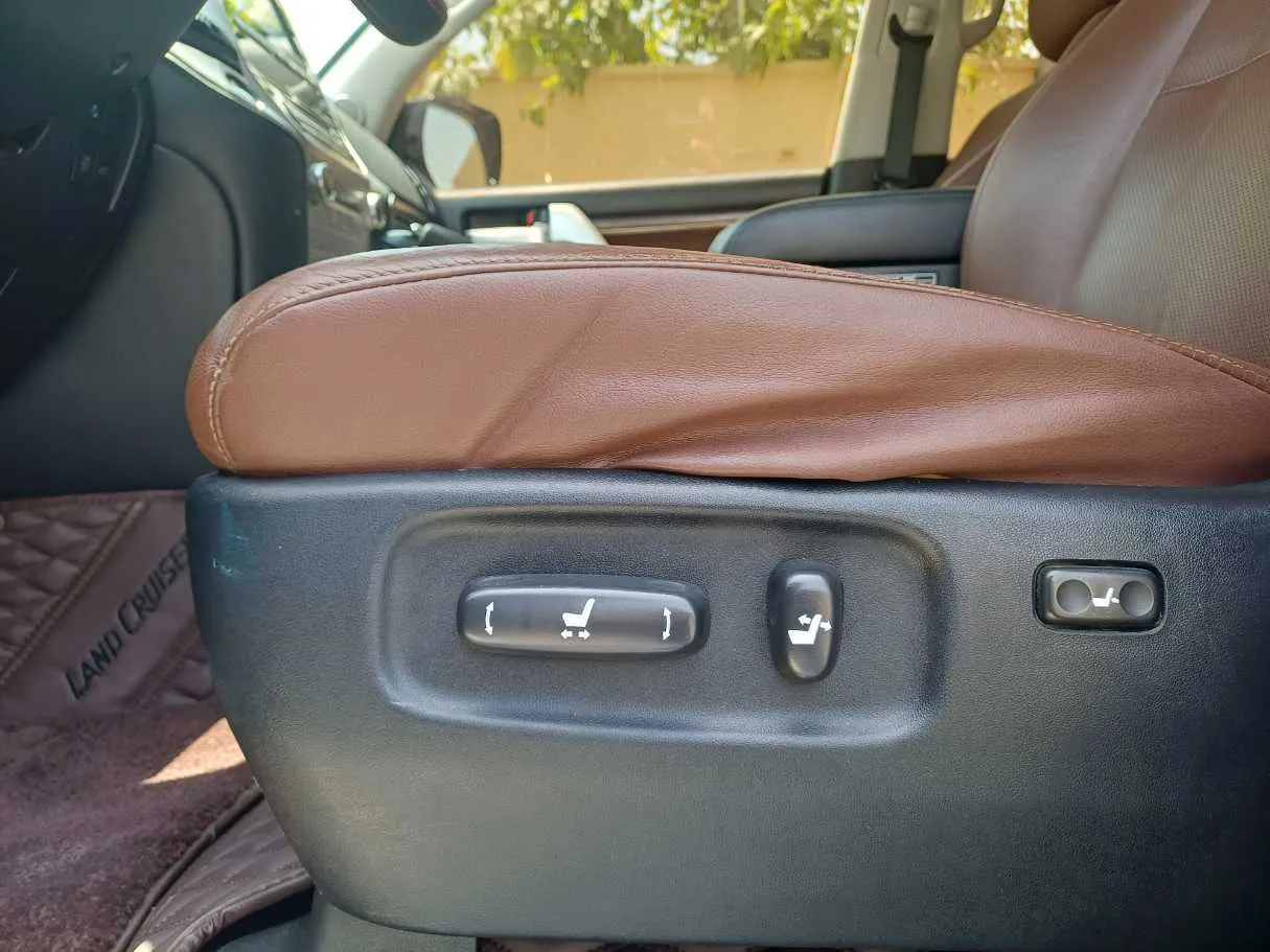 Car image 23