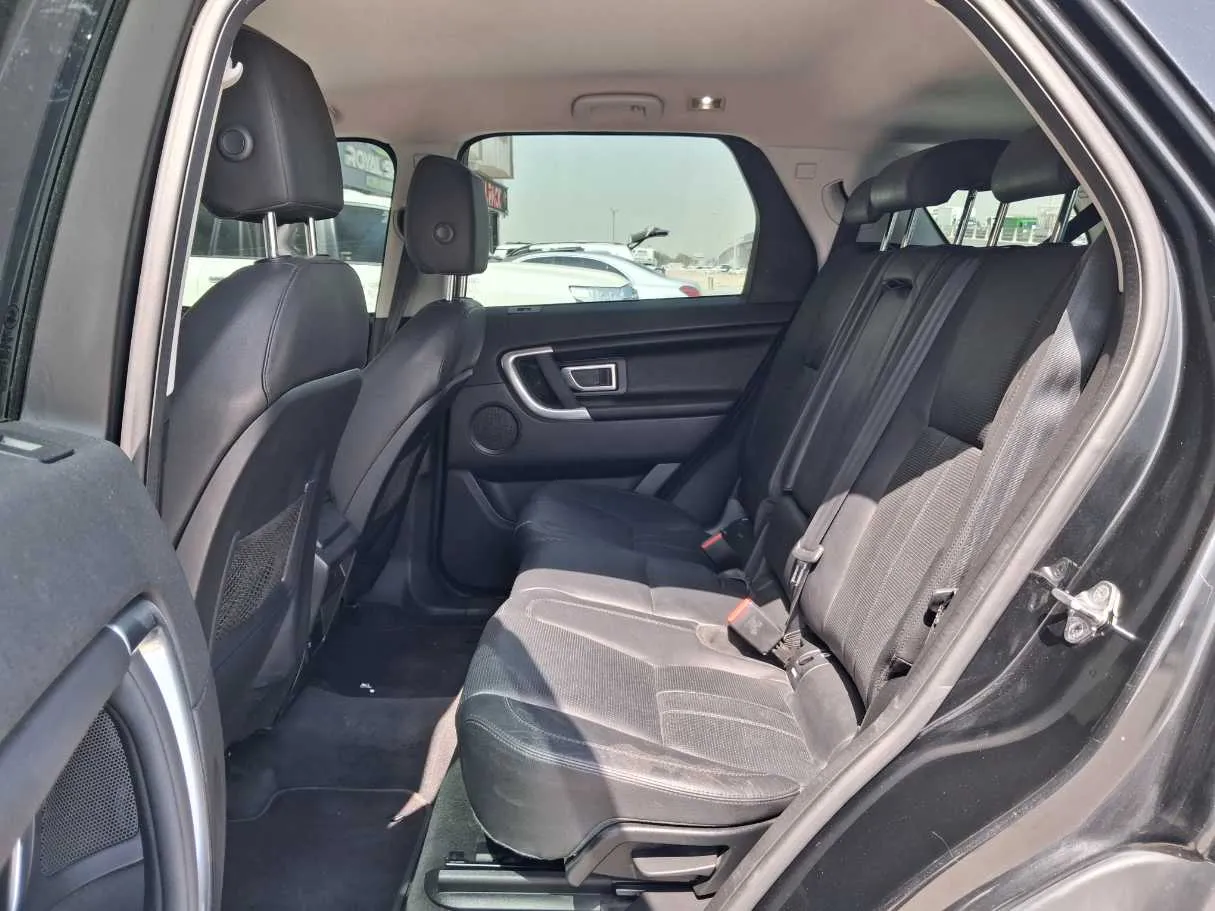 Car image 13