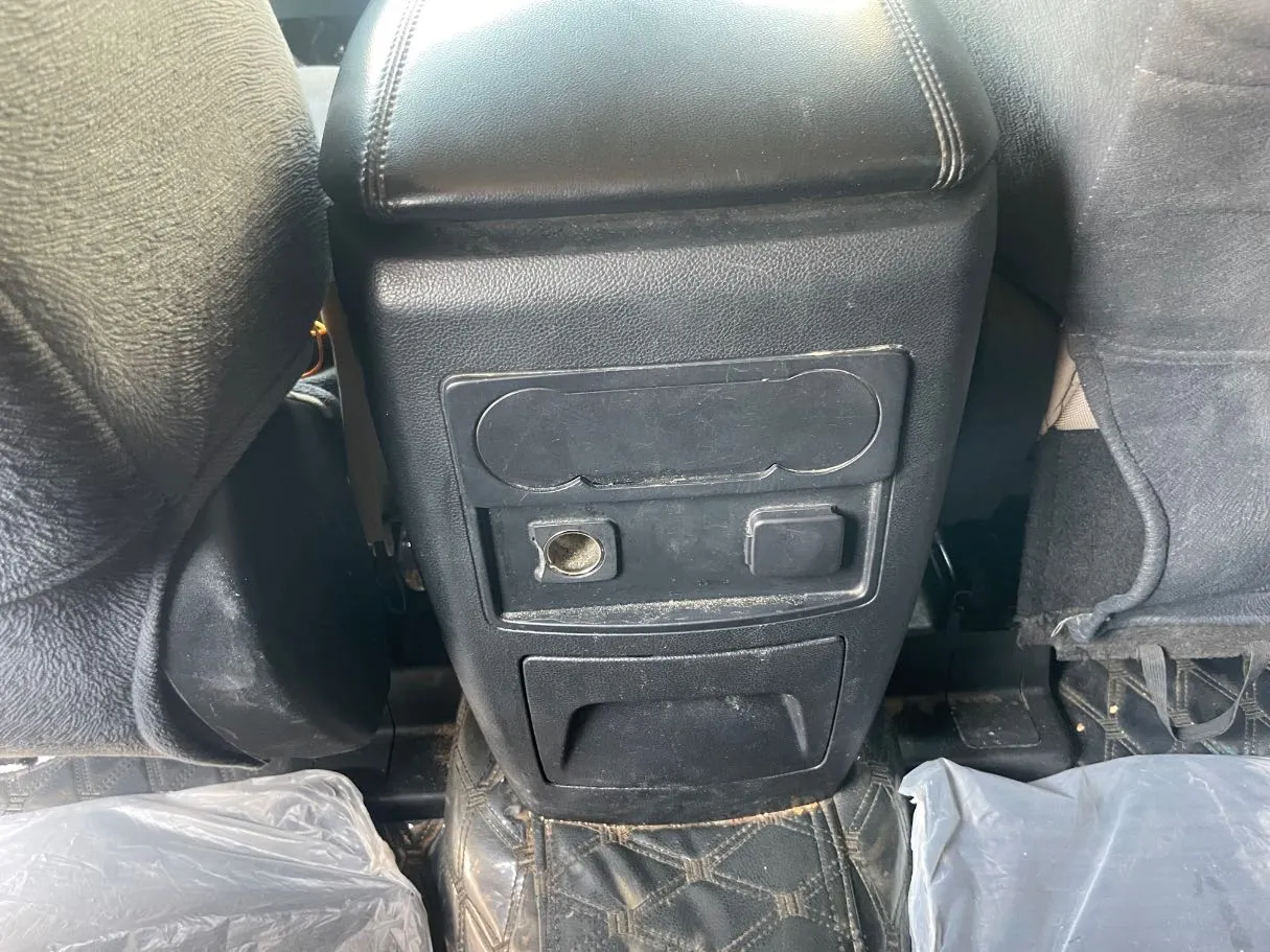 Car image 23
