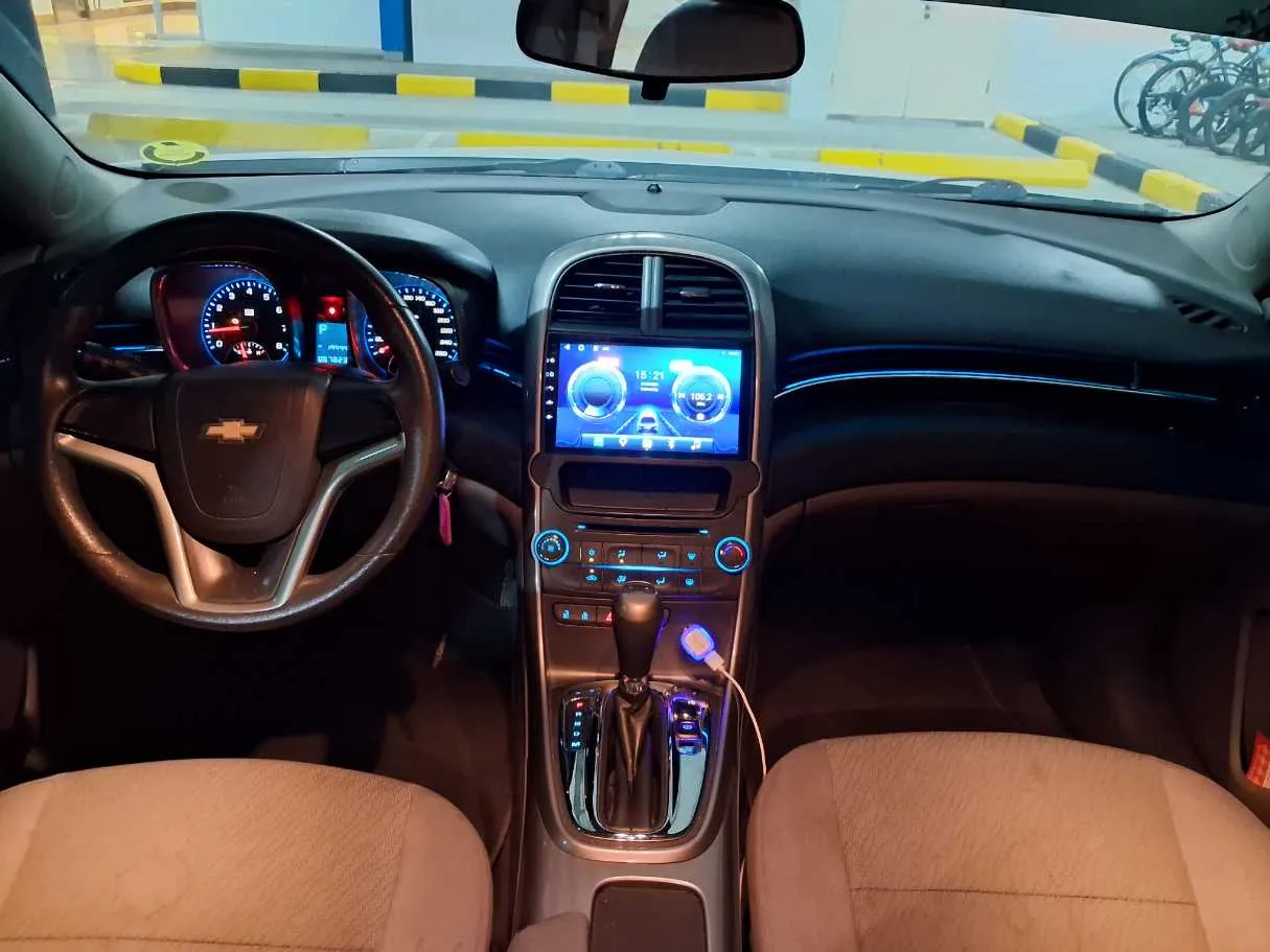 Car image 14
