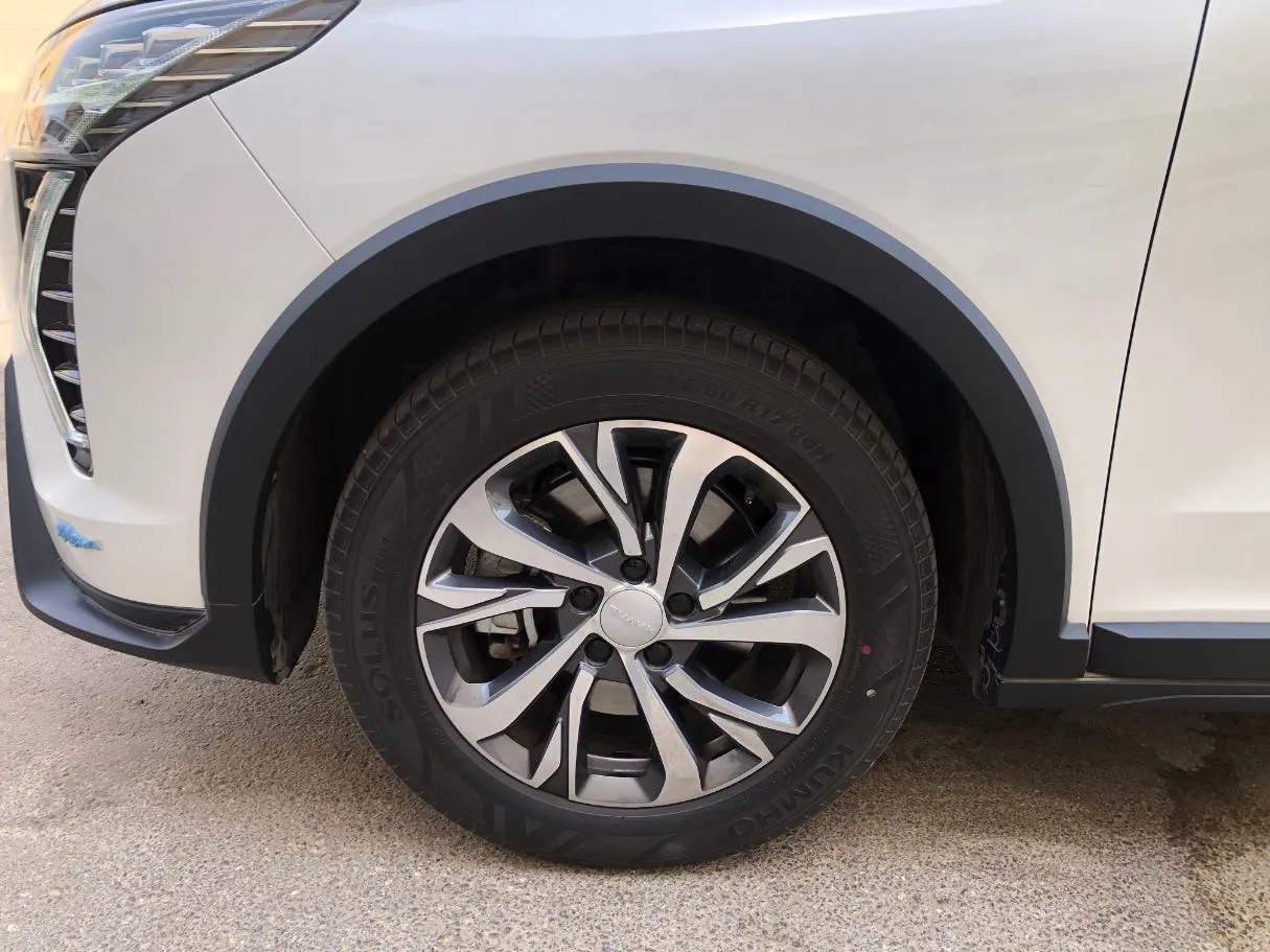 Car image 10